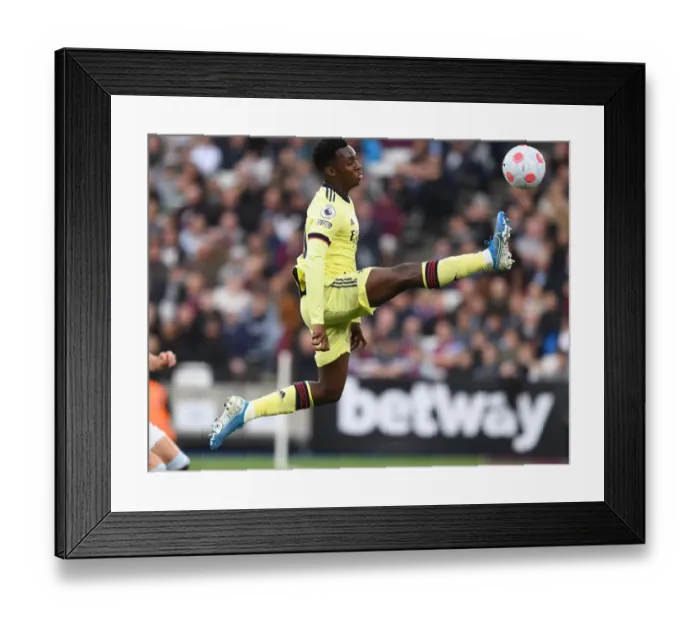 Framed Print : Arsenal's Eddie Nketiah in Action: Thrilling Premier League Showdown against West Ham United, London 2022