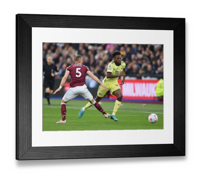 Framed Print : Nuno Tavares vs. Vladimir Coufal: Battle at London Stadium - West Ham United vs. Arsenal, Premier League 2021-22 Framed Print : Nuno Tavares vs. Vladimir Coufal: Battle at London Stadium - West Ham United vs. Arsenal, Premier League 2021-22