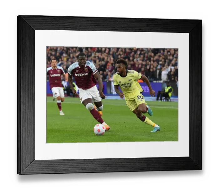 Framed Print : Nuno Tavares vs. Kurt Zouma: Battle at London Stadium - West Ham United vs. Arsenal, Premier League 2021-22 Framed Print : Nuno Tavares vs. Kurt Zouma: Battle at London Stadium - West Ham United vs. Arsenal, Premier League 2021-22