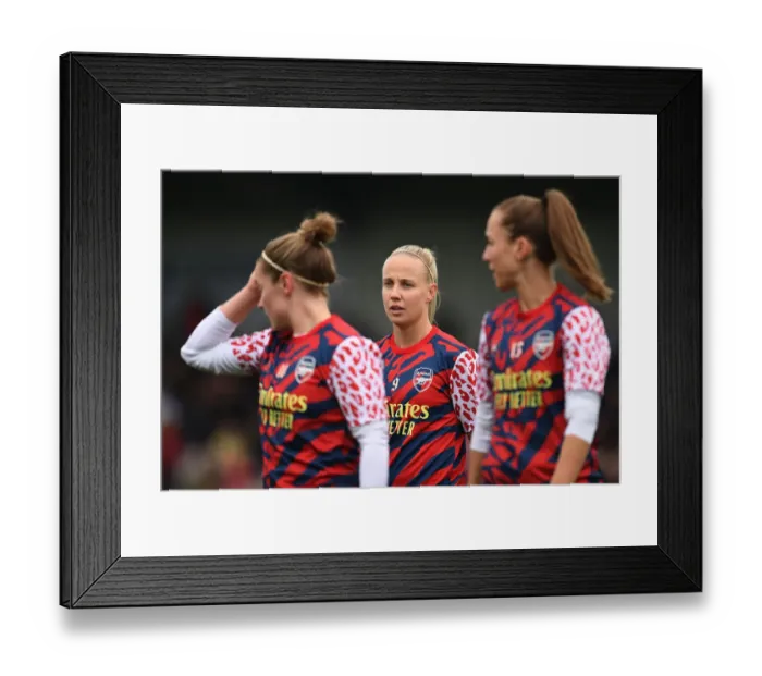 Framed Print : Arsenal's Beth Mead: Unwavering Determination Ahead of Aston Villa Showdown Framed Print : Arsenal's Beth Mead: Unwavering Determination Ahead of Aston Villa Showdown