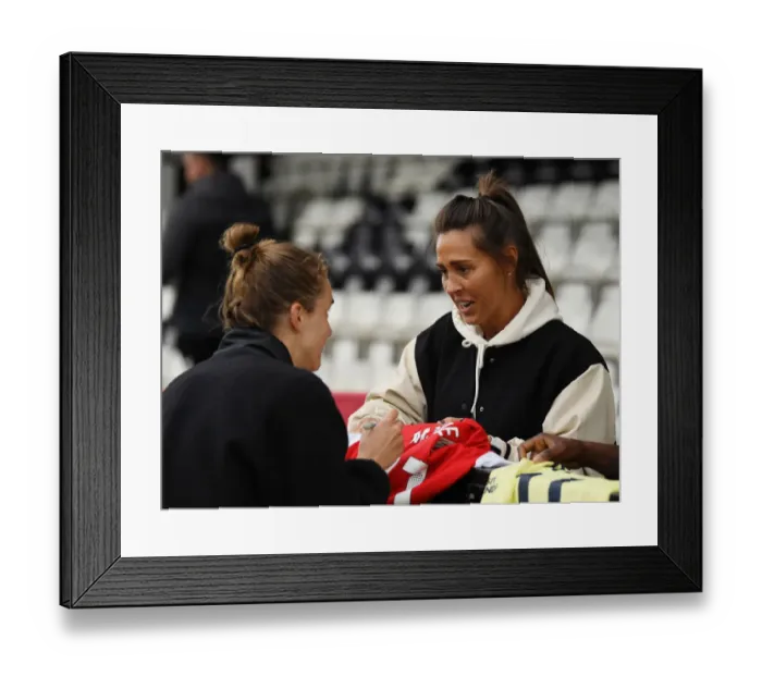 Framed Print : Arsenal Women Honor Fara Williams with Emotional Shirt Tribute vs. Aston Villa
