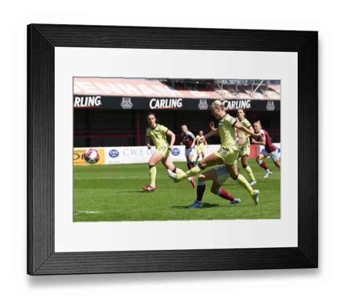 Framed Print : Beth Mead Shines: Arsenal Women's Victory Over West Ham United Framed Print : Beth Mead Shines: Arsenal Women's Victory Over West Ham United