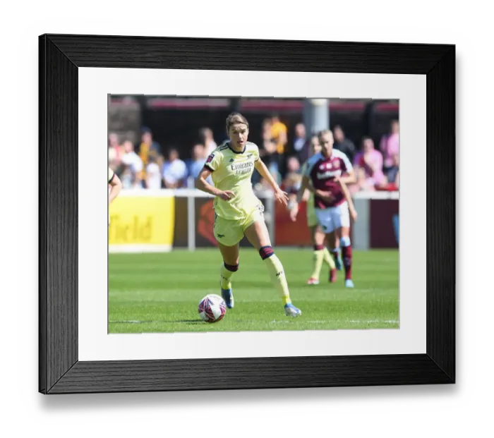 Framed Print : Vivianne Miedema in Action: Arsenal Women vs. West Ham United Women, FA WSL (2021-22)