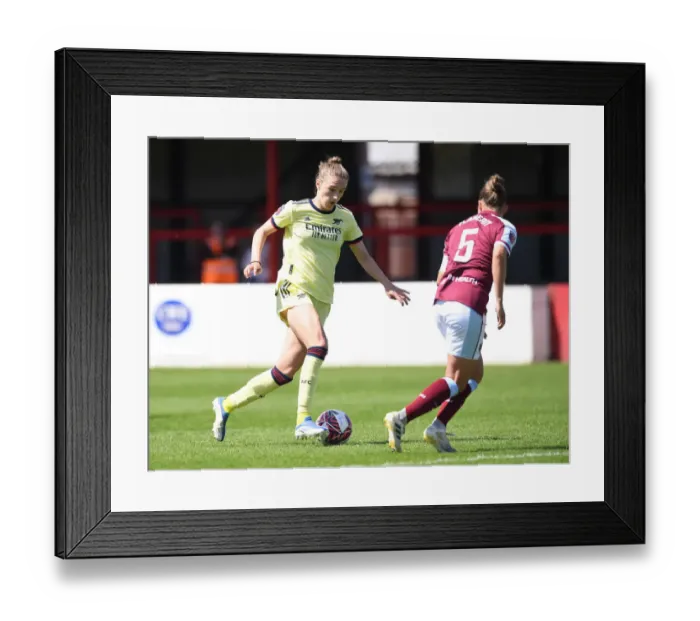 Framed Print : Miedema vs. Flaherty: A FA WSL Showdown - Arsenal Women vs. West Ham United Women