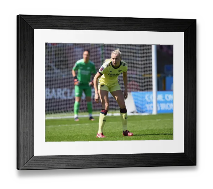 Framed Print : Arsenal's Leah Williamson in Action against West Ham United Women in FA WSL Showdown Framed Print : Arsenal's Leah Williamson in Action against West Ham United Women in FA WSL Showdown