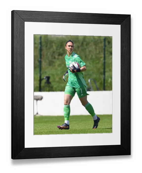 Framed Print : Manuela Zinsberger: Arsenal Star in Action against West Ham United Women in FA WSL Clash