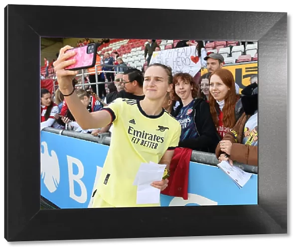 Arsenal Women's Star Vivianne Miedema Takes a Selfie with Fan after West Ham United Match