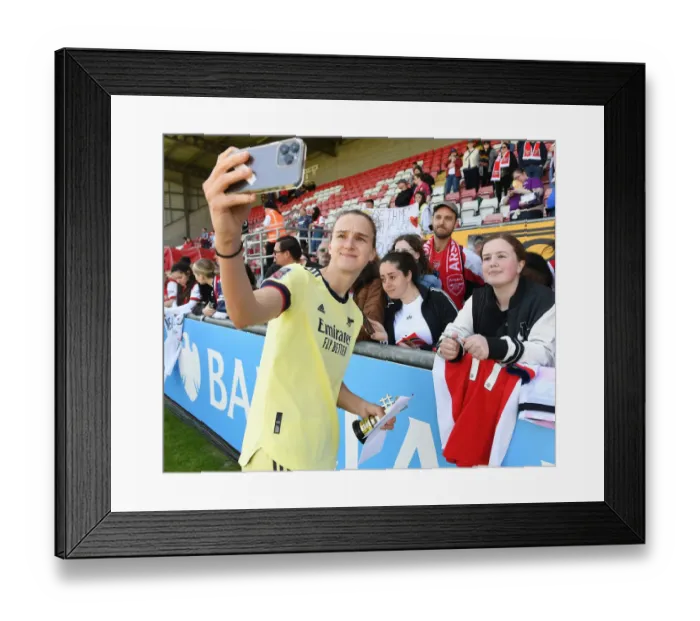 Framed Print : Vivianne Miedema and Fan Selfie: Arsenal Women's Victory at West Ham United Women (FA WSL 2021-22)