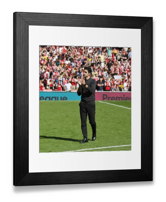 Framed Print : Arsenal's Mikel Arteta Celebrates with Fans after Victory over Leeds United, Premier League 2021-22 Framed Print : Arsenal's Mikel Arteta Celebrates with Fans after Victory over Leeds United, Premier League 2021-22
