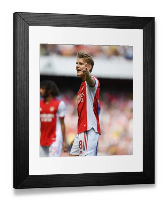 Framed Print : Martin Odegaard in Action: Arsenal vs Leeds United, Premier League 2021-22 Framed Print : Martin Odegaard in Action: Arsenal vs Leeds United, Premier League 2021-22