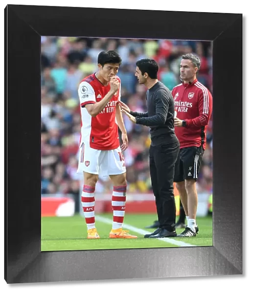 Arsenal's Mikel Arteta Gives Instructions to Takehiro Tomiyasu During Arsenal v Leeds United, Premier League 2021-22
