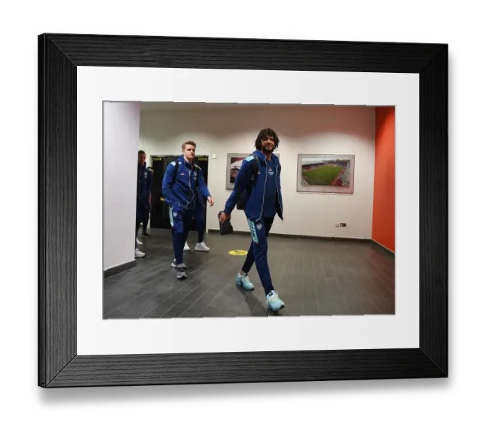 Framed Print : Arsenal's Martin Odegaard and Mo Elneny Prepare for Leeds United Clash in Premier League