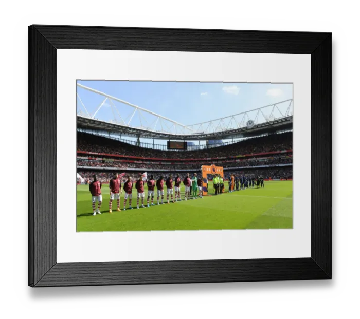 Framed Print : Arsenal vs Leeds United: Premier League Showdown at Emirates Stadium