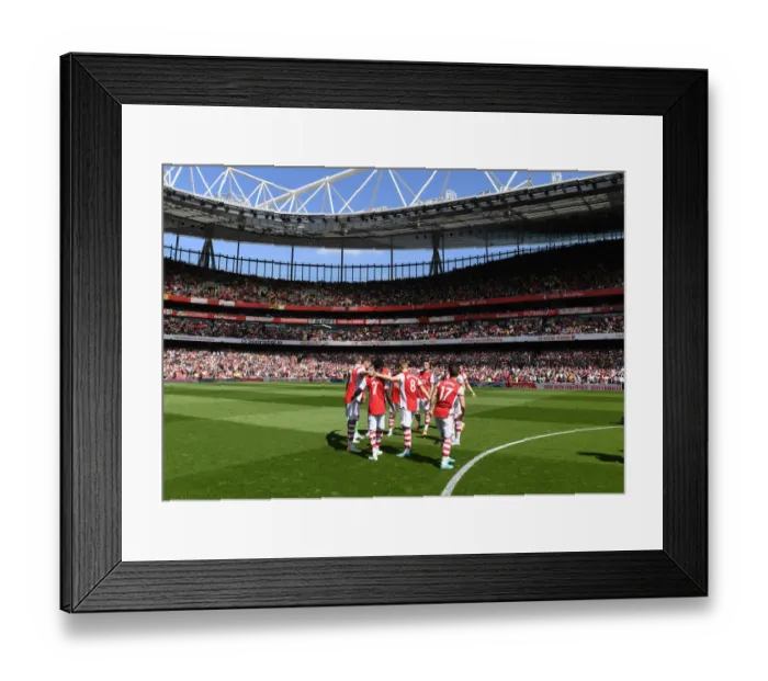 Framed Print : Arsenal's Pre-Match Huddle vs Leeds United, Premier League 2021-22