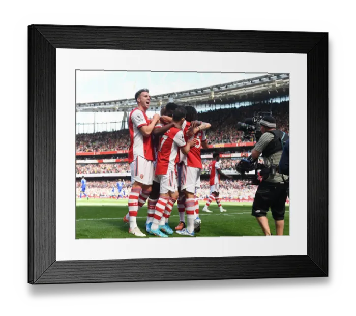 Framed Print : Arsenal Celebrate Eddie Nketiah's Goal: Victory Over Leeds United in the Premier League (2021-22)