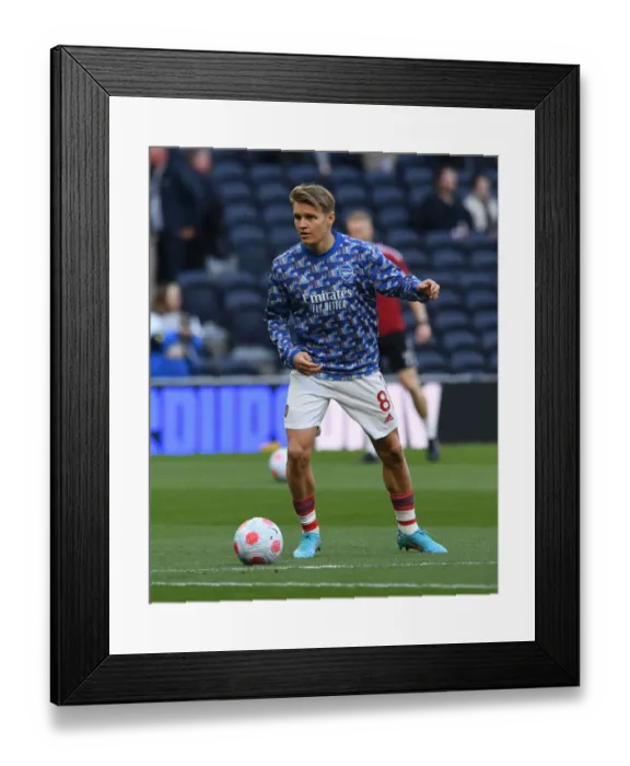 Framed Print : Arsenal's Martin Odegaard Gears Up for Tottenham Showdown - Premier League 2021-22
