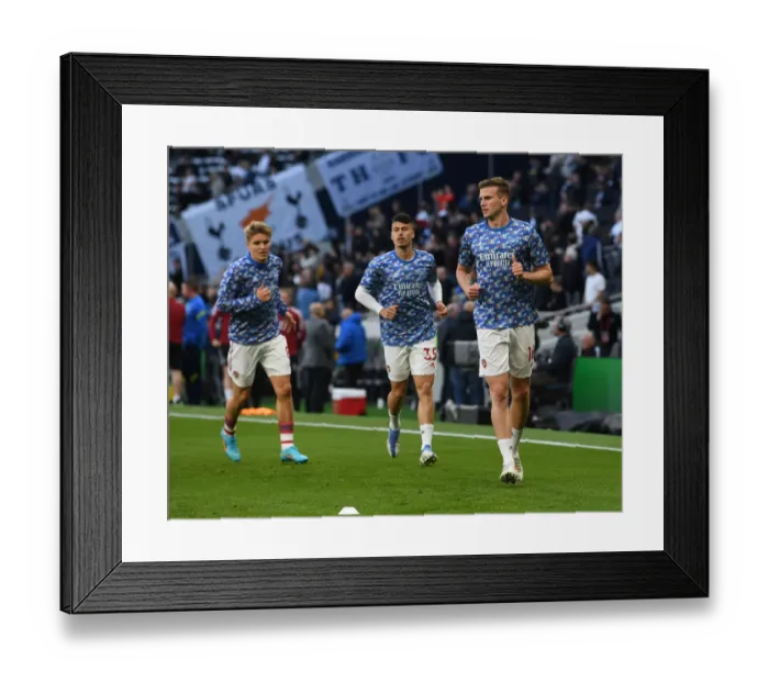 Framed Print : Arsenal's Rob Holding Prepares for Tottenham Showdown - Premier League 2021-22