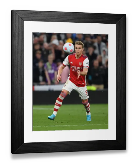Framed Print : Martin Odegaard in Action: Tottenham Hotspur vs. Arsenal, Premier League 2021-22