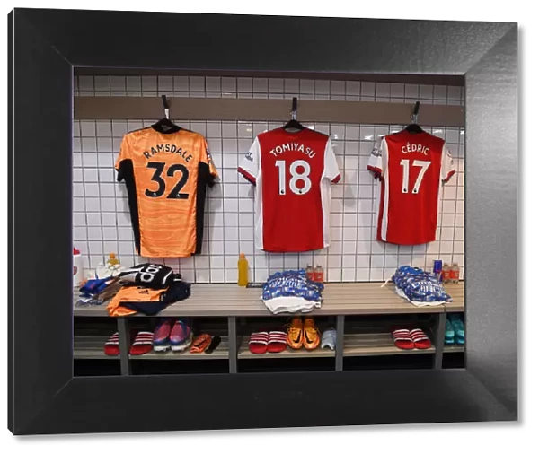 Arsenal Pre-Match: Ramsdale, Tomiyasu, and Cedric's Hanging Shirts in the Changing Room (Tottenham vs Arsenal, Premier League 2021-22)