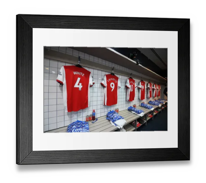 Framed Print : Arsenal Football Club: Pre-Match Preparation - Tottenham Hotspur vs Arsenal, Premier League (2021-22)
