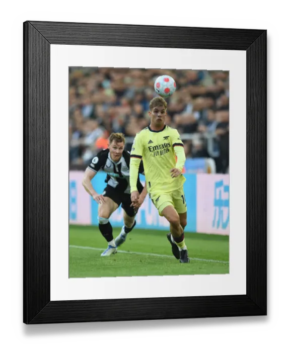 Framed Print : Emile Smith Rowe in Action: Newcastle United vs. Arsenal, Premier League 2021-22 Framed Print : Emile Smith Rowe in Action: Newcastle United vs. Arsenal, Premier League 2021-22