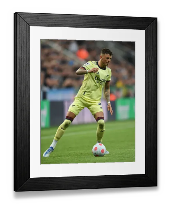 Framed Print : Arsenal's Ben White Faces Off Against Newcastle United in Premier League Clash (2021-22) Framed Print : Arsenal's Ben White Faces Off Against Newcastle United in Premier League Clash (2021-22)