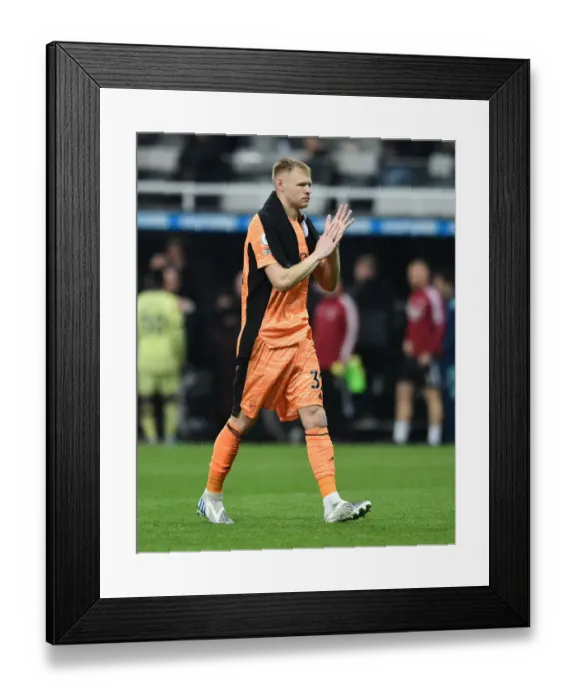 Framed Print : Arsenal's Aaron Ramsdale Reacts After Newcastle United Clash in Premier League Framed Print : Arsenal's Aaron Ramsdale Reacts After Newcastle United Clash in Premier League