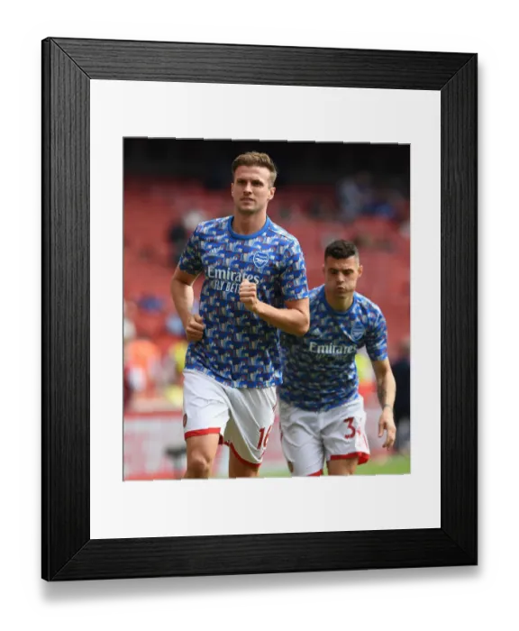 Framed Print : Rob Holding Gears Up: Arsenal vs. Everton, Premier League 2021-22