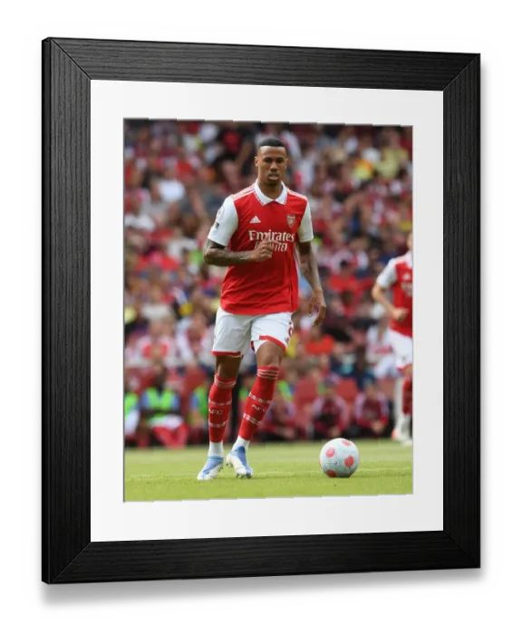 Framed Print : Arsenal's Gabriel Magalhaes in Action Against Everton - Premier League 2021-22