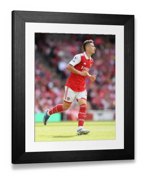 Framed Print : Arsenal's Martinelli Shines in Intense Arsenal v Everton Clash (2021-22)