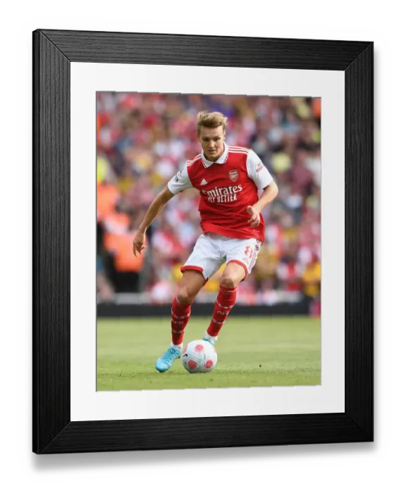 Framed Print : Martin Odegaard in Action: Arsenal vs Everton, Premier League 2021-22 Framed Print : Martin Odegaard in Action: Arsenal vs Everton, Premier League 2021-22