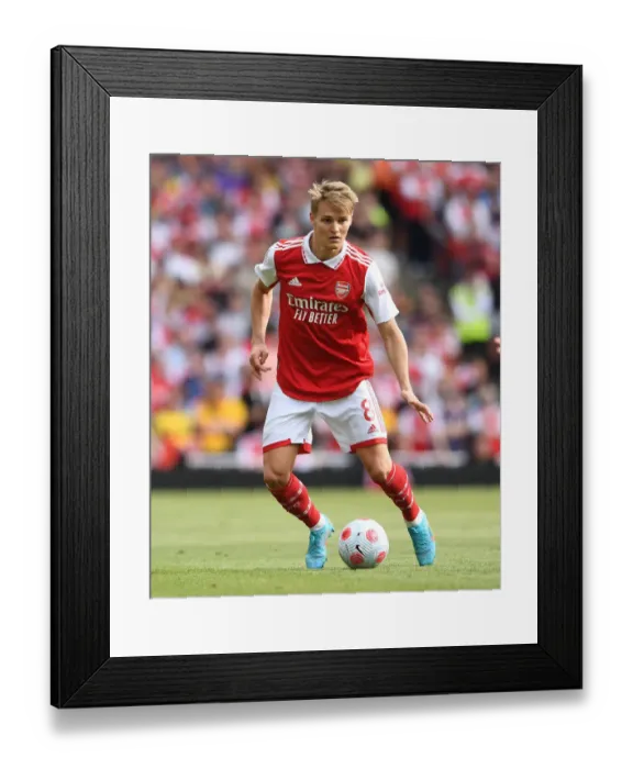 Framed Print : Martin Odegaard in Action: Arsenal vs Everton, Premier League 2021-22 Framed Print : Martin Odegaard in Action: Arsenal vs Everton, Premier League 2021-22