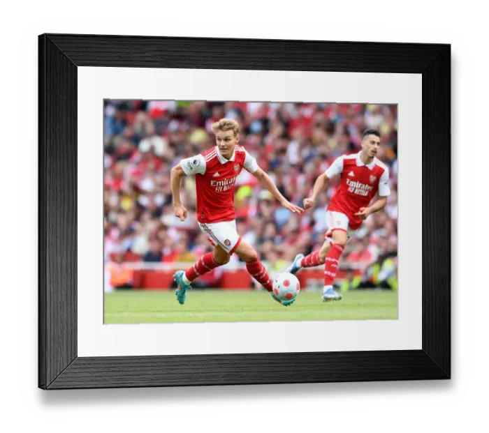 Framed Print : Martin Odegaard in Action: Arsenal vs Everton, Premier League 2021-22 Framed Print : Martin Odegaard in Action: Arsenal vs Everton, Premier League 2021-22