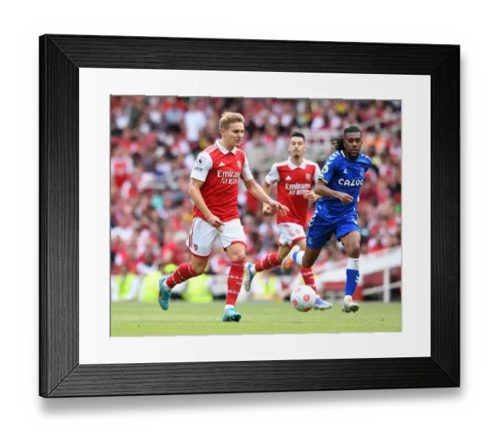 Framed Print : Martin Odegaard in Action: Arsenal vs Everton, Premier League 2021-22