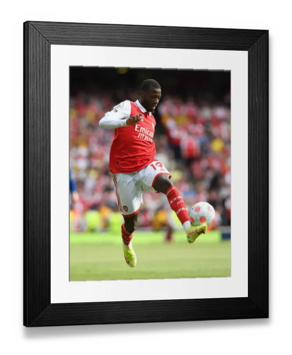 Framed Print : Pepe in Action: Arsenal vs Everton, Premier League 2021-22 Framed Print : Pepe in Action: Arsenal vs Everton, Premier League 2021-22