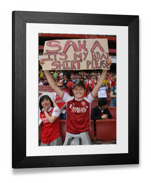 Framed Print : Passionate Arsenal Fans Unite at Emirates Stadium during Premier League Match against Everton, 2021-22 Framed Print : Passionate Arsenal Fans Unite at Emirates Stadium during Premier League Match against Everton, 2021-22