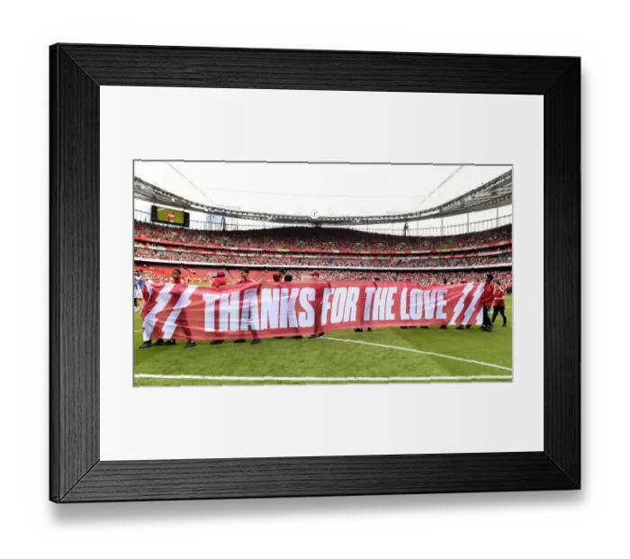 Framed Print : Arsenal Players Honor Fans with Banner: Arsenal v Everton, Premier League 2021-22