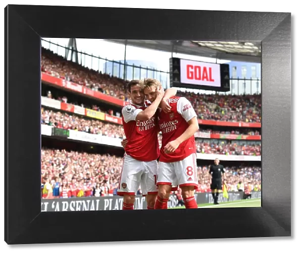 Five-Star Arsenal: Martin Odegaard and Cedric Soares Unforgettable Goal Celebration (2021-22)