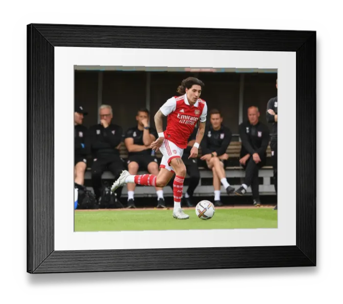 Framed Print : Arsenal's Hector Bellerin in Pre-Season Form: Arsenal vs Ipswich Town (July 2022) Framed Print : Arsenal's Hector Bellerin in Pre-Season Form: Arsenal vs Ipswich Town (July 2022)