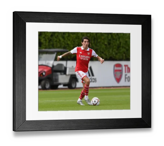 Framed Print : Arsenal's Hector Bellerin in Action: Arsenal vs Ipswich Town Pre-Season Match (July 2022)