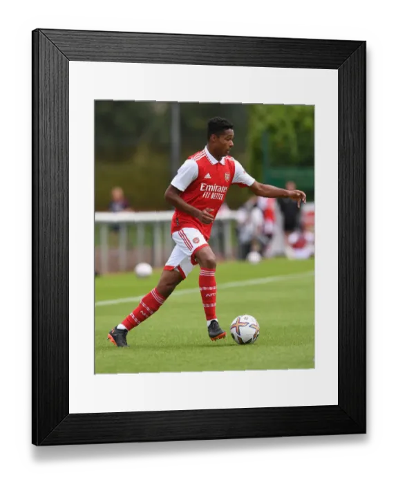 Framed Print : Arsenal's Reuell Walters Trains Against Ipswich Town in Pre-Season 2022-23