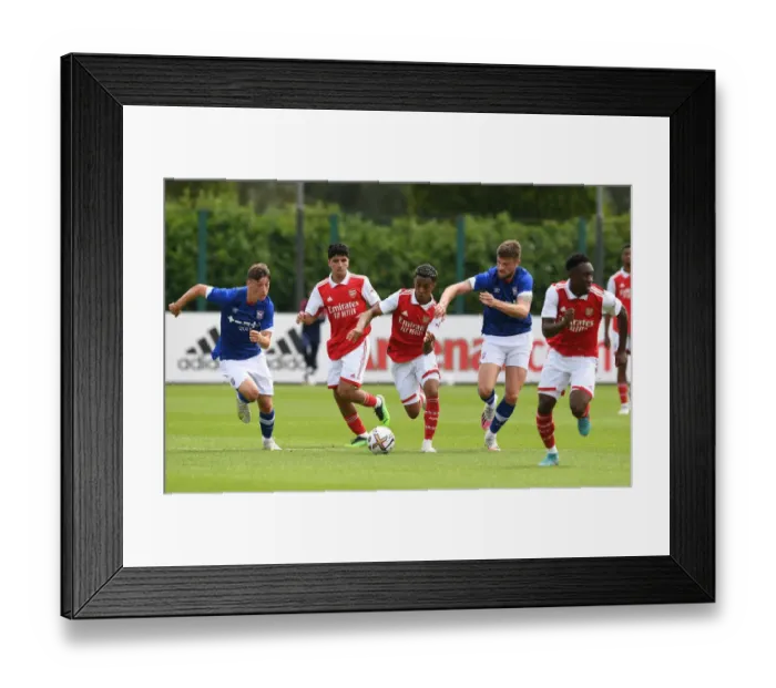 Framed Print : Omari Hutchinson Dazzles in Arsenal's Pre-Season Victory Over Ipswich Town Framed Print : Omari Hutchinson Dazzles in Arsenal's Pre-Season Victory Over Ipswich Town