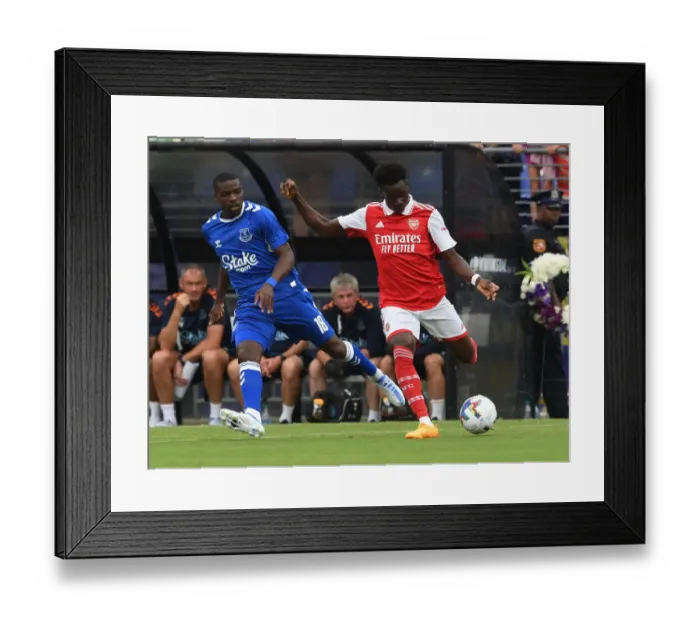 Framed Print : Arsenal's Bukayo Saka Shines in Pre-Season Clash Against Everton