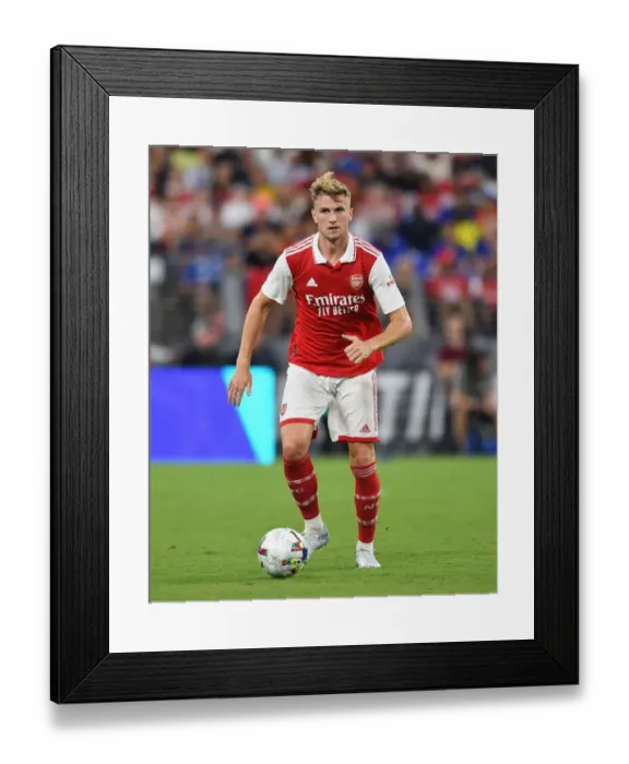 Framed Print : Rob Holding Stands Firm: Arsenal's Defensive Battle against Everton in Pre-Season Clash Framed Print : Rob Holding Stands Firm: Arsenal's Defensive Battle against Everton in Pre-Season Clash