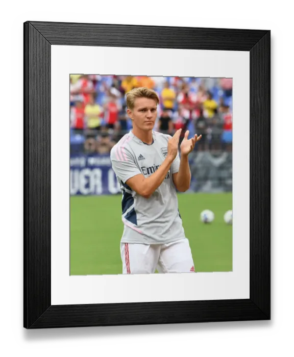 Framed Print : Arsenal vs. Everton: Pre-Season Clash at M&T Bank Stadium (2022) Framed Print : Arsenal vs. Everton: Pre-Season Clash at M&T Bank Stadium (2022)