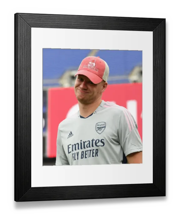 Framed Print : Arsenal FC in Pre-Season: Aaron Ramsdale Prepares for Arsenal vs. Everton in Baltimore