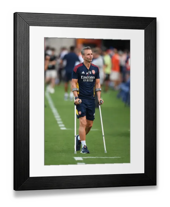 Framed Print : Arsenal's Albert Stuivenberg Leads Team Against Chelsea in 2022-23 Florida Cup