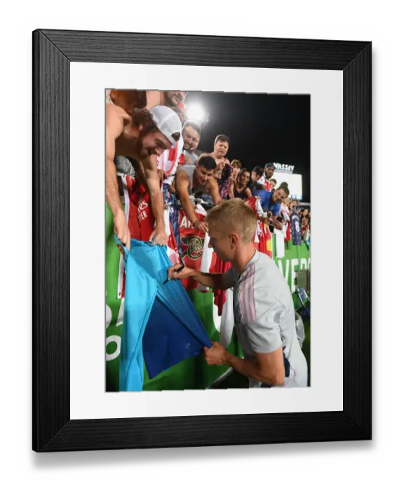 Framed Print : Arsenal's Zinchenko Mingles with Fans, Signs Autographs after Arsenal v Chelsea Florida Cup Match Framed Print : Arsenal's Zinchenko Mingles with Fans, Signs Autographs after Arsenal v Chelsea Florida Cup Match