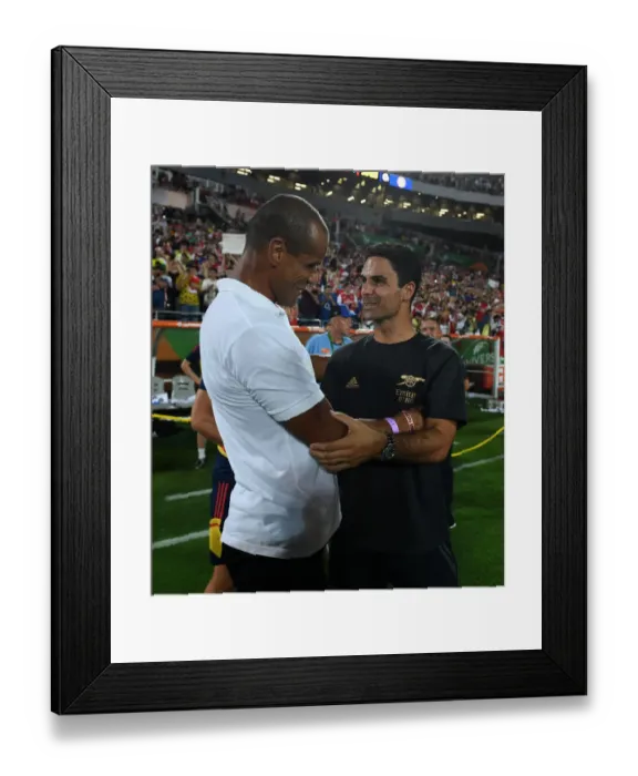 Framed Print : Arsenal Manager Mikel Arteta Meets Rivaldo After Chelsea Showdown in Florida Cup 2022-23