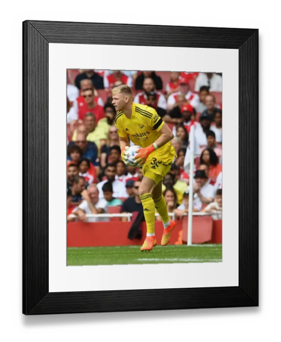 Framed Print : Arsenal's Aaron Ramsdale in Action at the Emirates Cup 2022